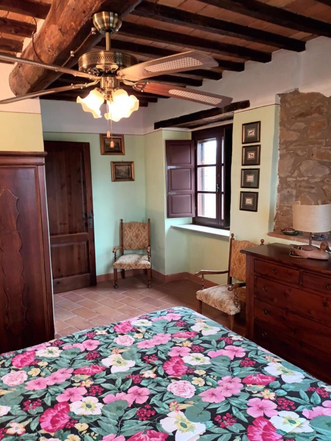 Apartamento Castello Di Gaiche Collebaldo Exterior foto
